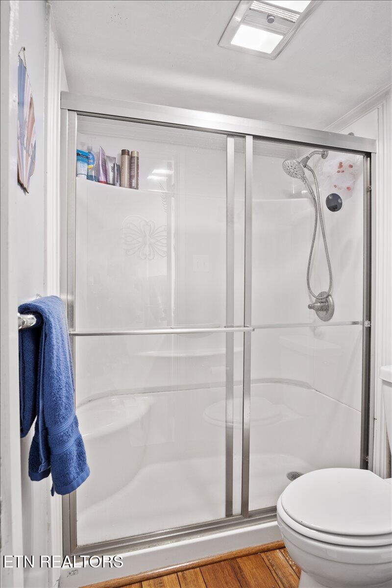 1081 Cove Road, Unit 922 Sevierville, TN 37876 - Photo 14 of 25 14-Bathroom