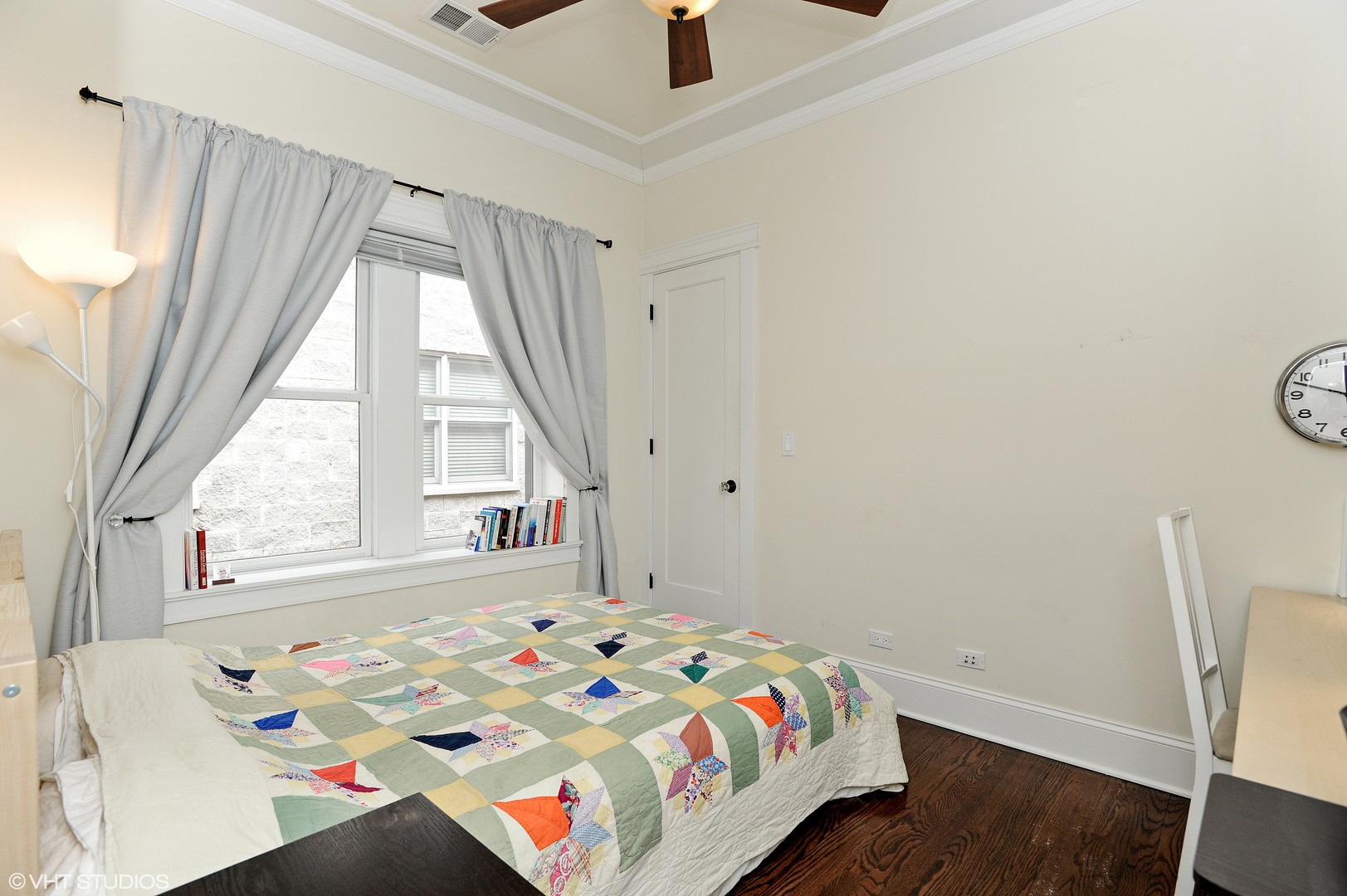 4722 North Malden Street Chicago, IL 60640 - Photo 19 of 42 a bedroom with a bed and a window