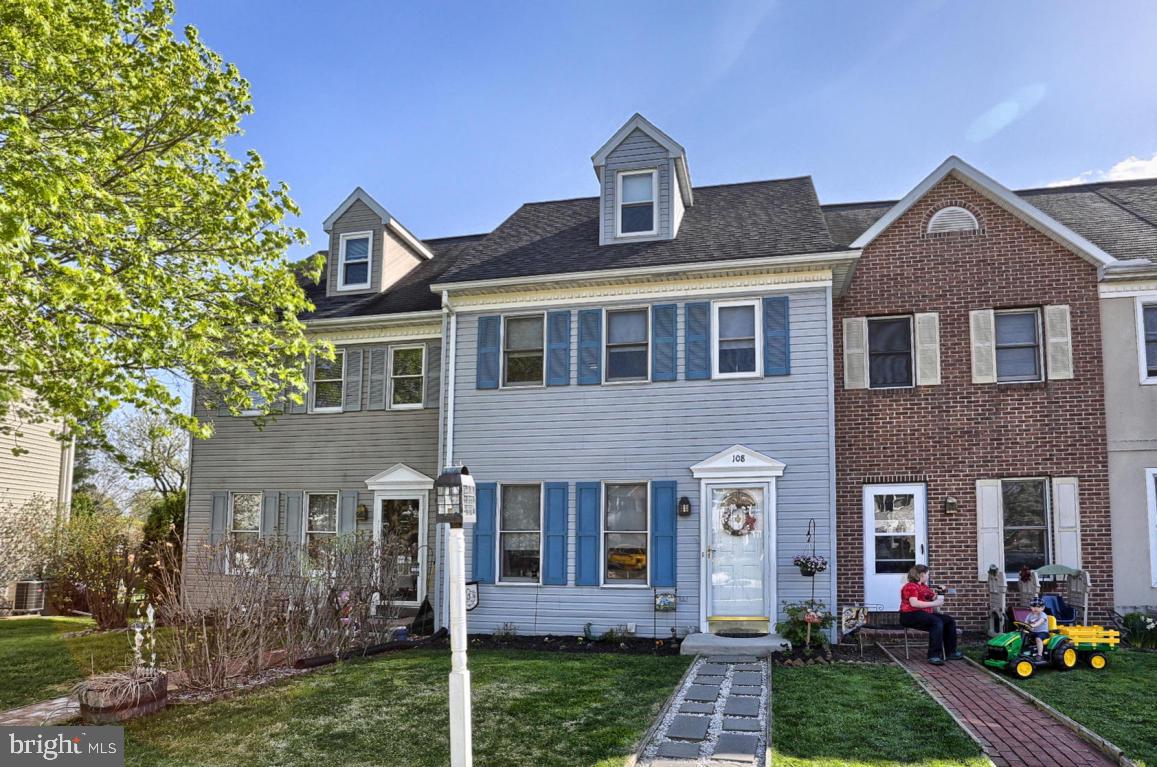 108 Chukar Court Lititz, PA 17543 - Photo 2 of 32