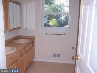 1058 Upper River Road Ewing, NJ 08628 - Photo 5 of 6