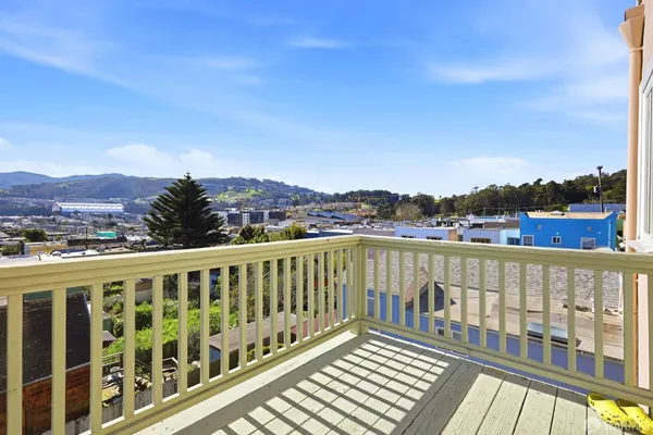 $1,395,000 | 473 Leland Avenue, San Francisco, CA 94134