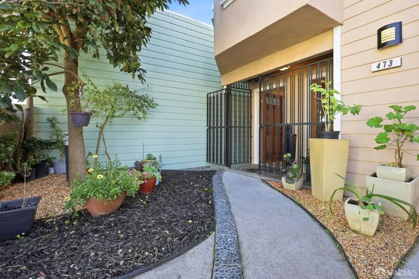 $1,395,000 | 473 Leland Avenue, San Francisco, CA 94134