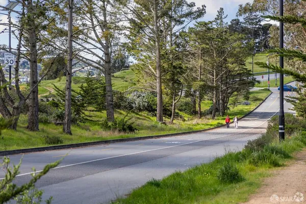 $1,395,000 | 473 Leland Avenue, San Francisco, CA 94134