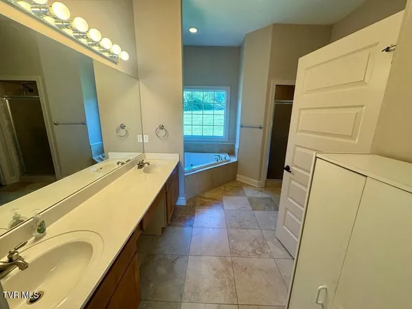 $434,900 | 32582 Spring Crest Drive, Glade Spring, VA 24340
