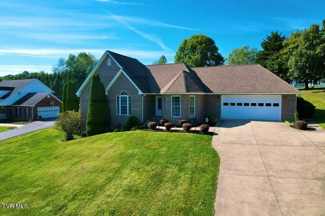 $434,900 | 32482 Spring Crest Drive, Glade Spring, VA 24340