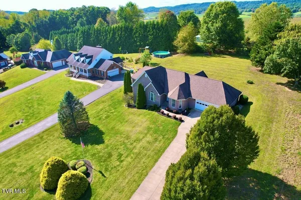 $434,900 | 32582 Spring Crest Drive, Glade Spring, VA 24340