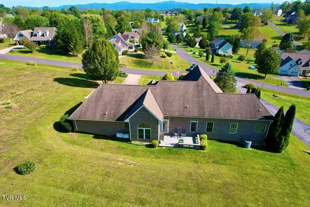 $434,900 | 32482 Spring Crest Drive, Glade Spring, VA 24340