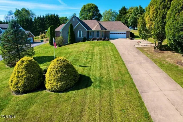 $434,900 | 32482 Spring Crest Drive, Glade Spring, VA 24340