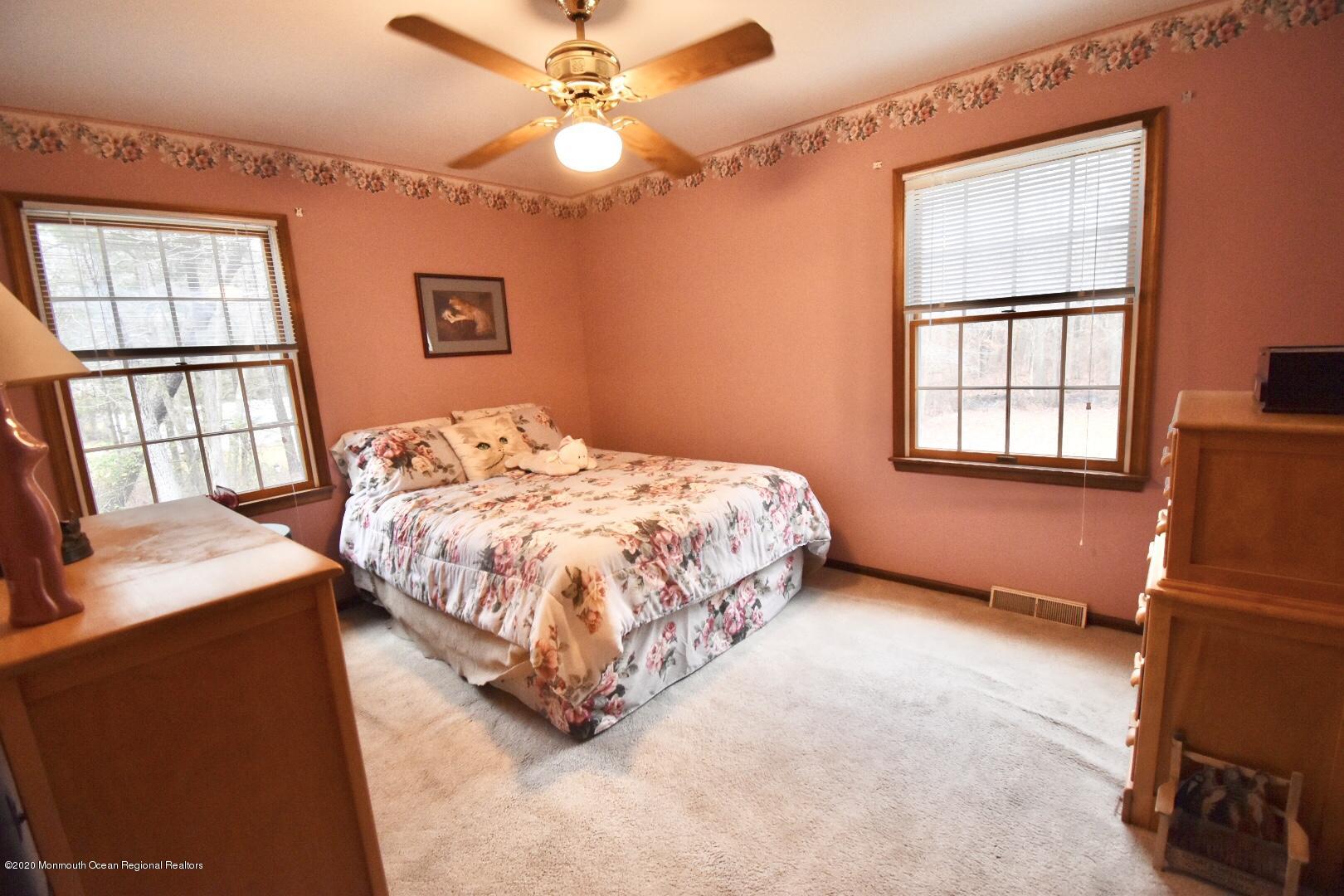 146 Long Swamp Road New Egypt, NJ 08533 - Photo 15 of 25 93646F49-E3B2-410E-A227-532912E3E146