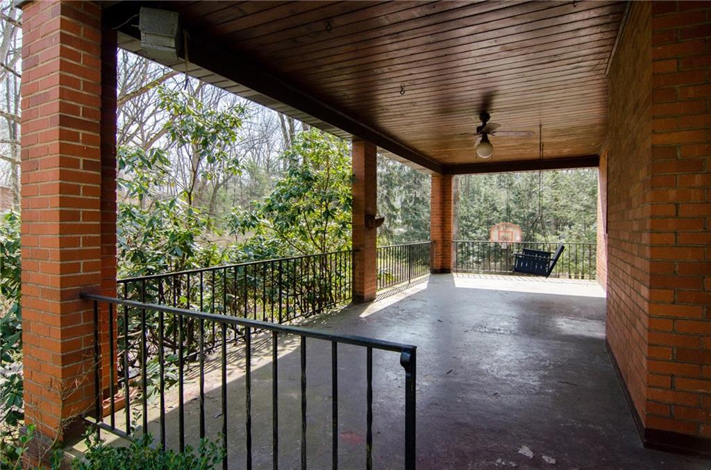 450 Ryndwood Road Pittsburgh, PA 15237 - Photo 3 of 25 Gallery Image 3