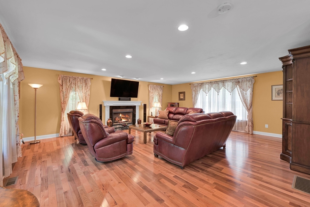 109 McGilpin Road Sturbridge, MA 01566 - Photo 16 of 38 Gallery Image 16
