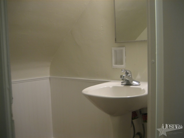 110 North 10th Street Decatur, IN 46733 - Photo 8 of 14
