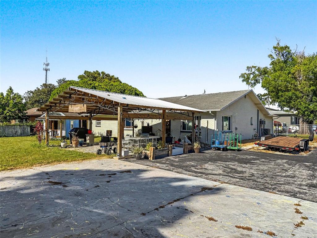 7813 Leo Kidd Avenue Port Richey, FL 34668 - Photo 14 of 95
