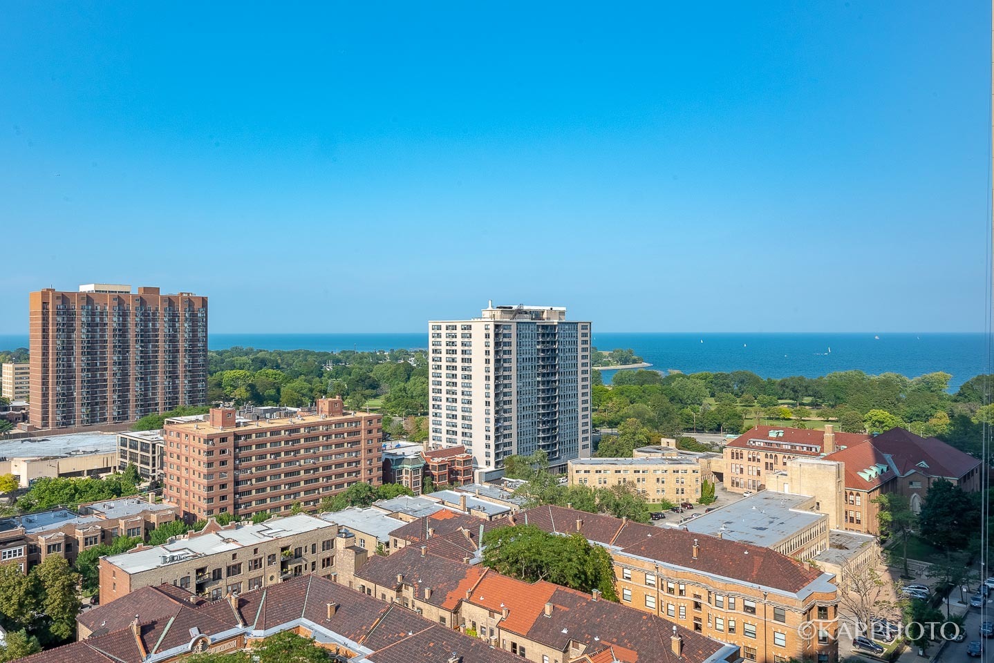 3930 North Pine Grove Avenue, Unit 2005 Chicago, IL 60613 - Photo 18 of 20 a view of city with tall buildings