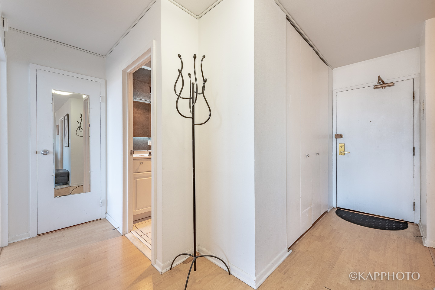 3930 North Pine Grove Avenue, Unit 2005 Chicago, IL 60613 - Photo 7 of 20 a view of a room with rack on the wall