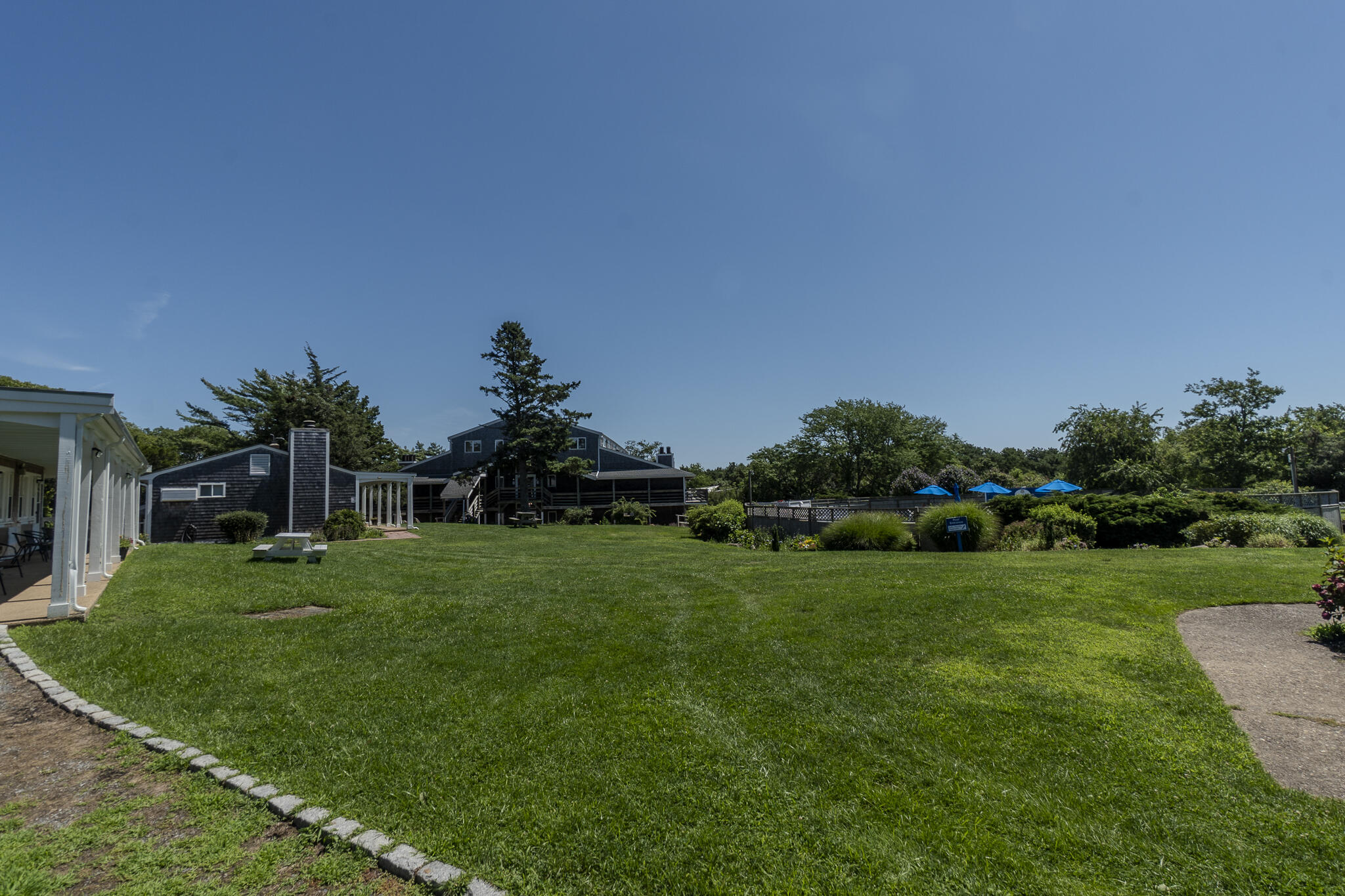 27 Island Inn Road, Unit 9C Oak Bluffs, MA 02557 - Photo 12 of 16 Island Inn Amenities-5