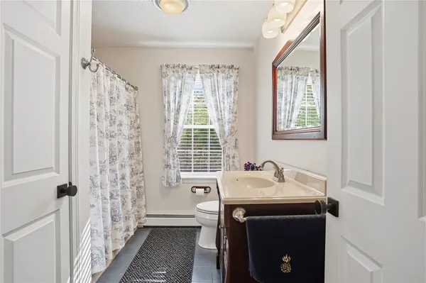 $795,000 | 479 Gravelly Hill Road, South Kingstown, RI 02879