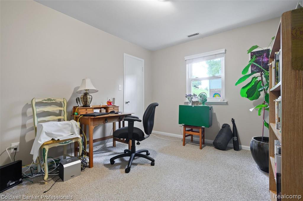 525 East University Drive, Unit 1002 Rochester, MI 48307 - Photo 9 of 12