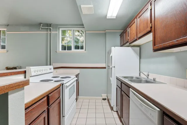 $245,000 | 852 North Summit Boulevard, Unit 101, Spokane, WA 99201