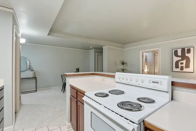 $245,000 | 852 North Summit Boulevard, Unit 101, Spokane, WA 99201