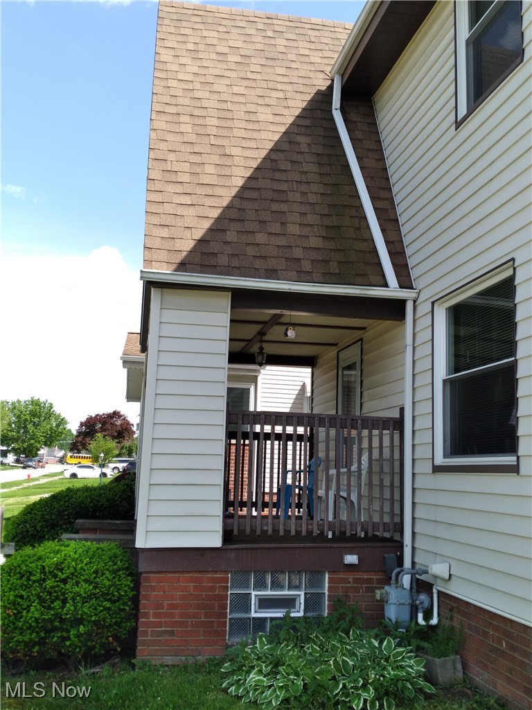 7603 Ridgefield Avenue Parma, OH 44129 - Photo 3 of 16