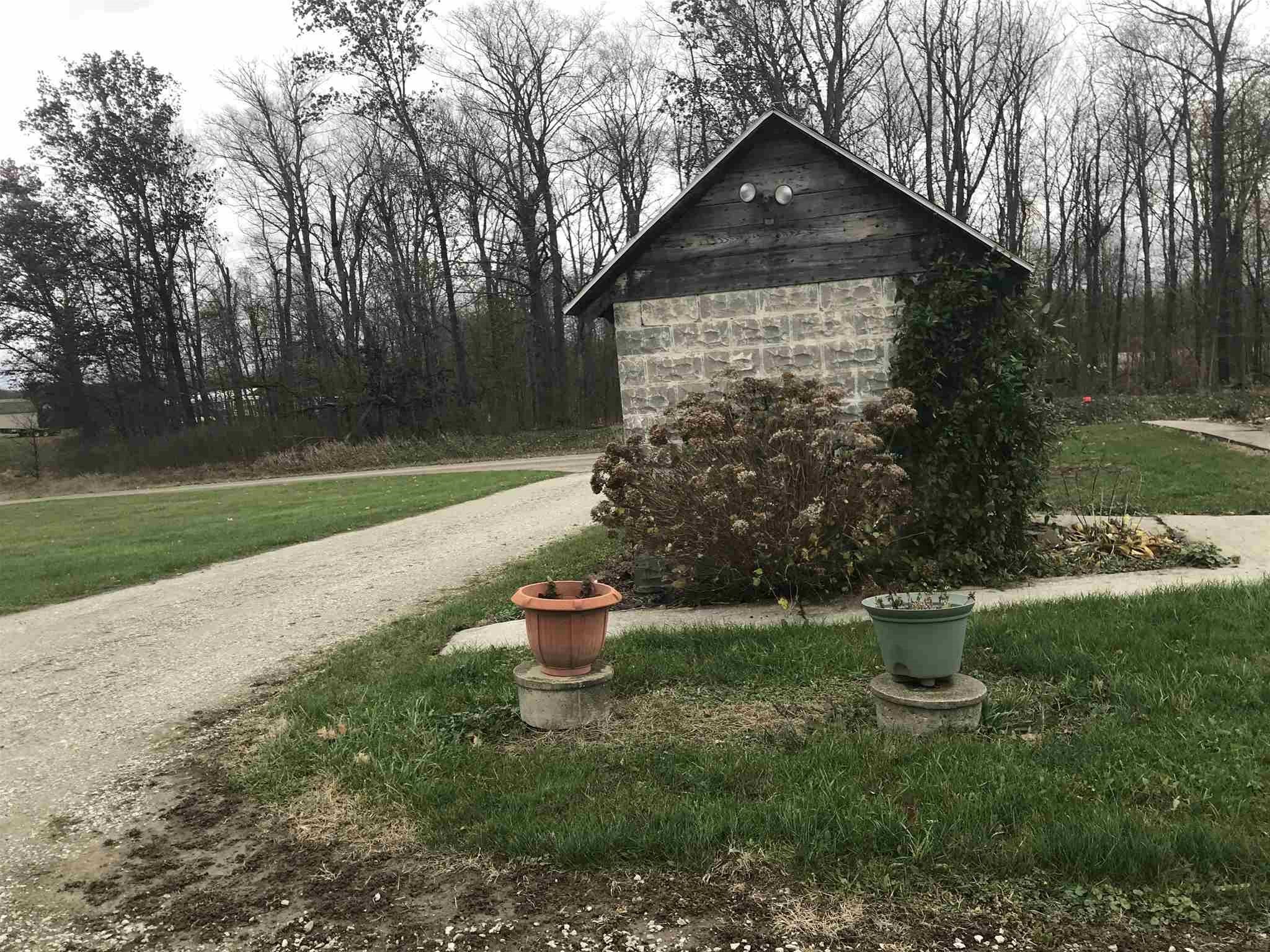 912 County Road 71 Butler, IN 46721 - Photo 6 of 29