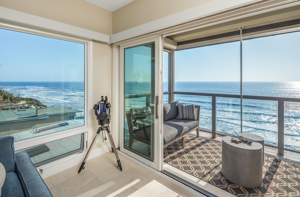 510 4th Street, Unit 3C Encinitas, CA 92024 - Photo 5 of 30 a view of a living room and a window