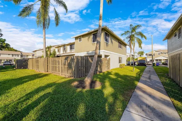$440,000 | 1030 Northwest 107th Avenue, Unit 1030, Pembroke Pines, FL 33026