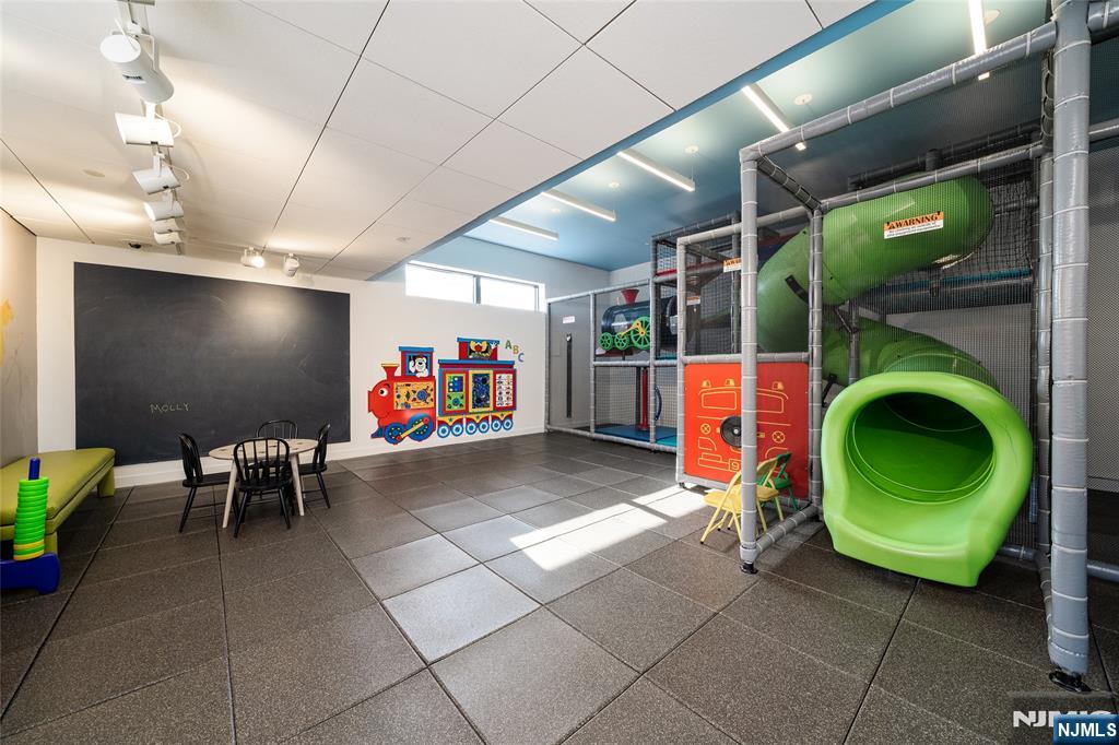 250 Gorge Road, Unit 14J Cliffside Park, NJ 07010 - Photo 30 of 45