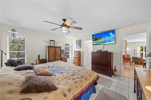 $895,000 | 813 105th Avenue North, Naples, FL 34108