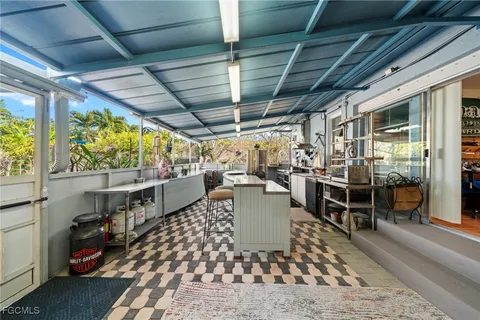 $895,000 | 813 105th Avenue North, Naples, FL 34108