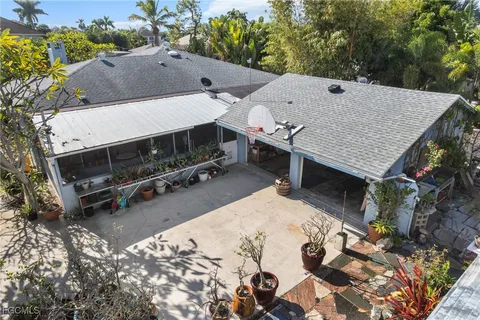 $895,000 | 813 105th Avenue North, Naples, FL 34108