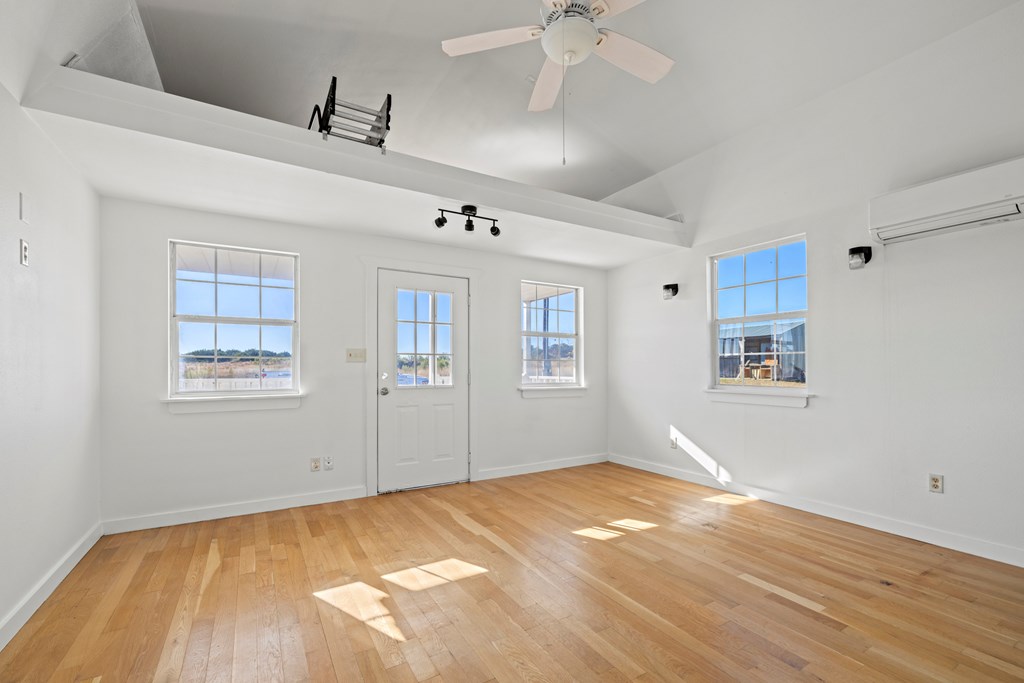 566 Rocky Road Hye, TX 78635 - Photo 9 of 31