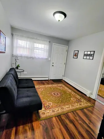 $199,900 | 1113 Holiday Lane, Unit 9, Des Plaines, IL 60016