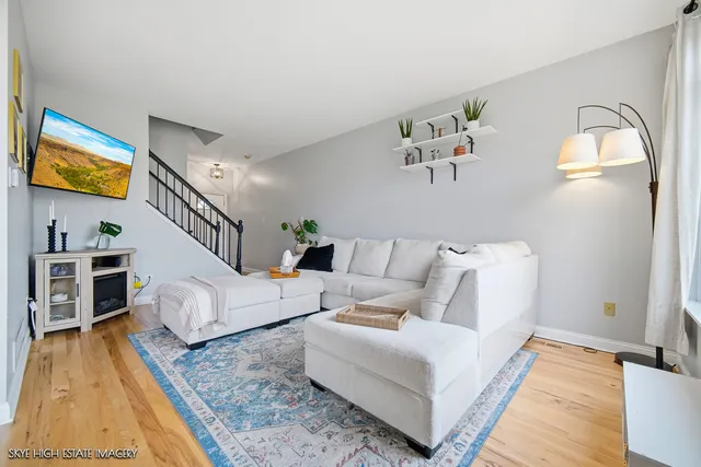 $289,900 | 6816 Zurich Court, Tinley Park, IL 60477