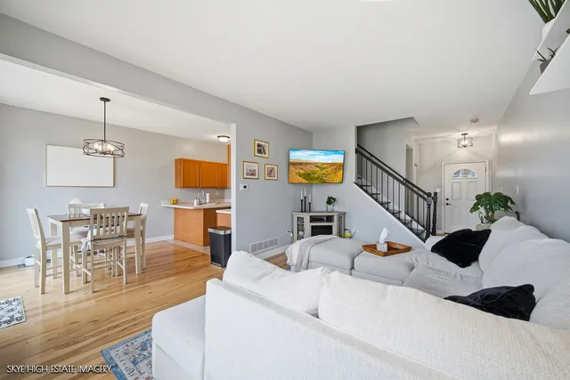 $289,900 | 6816 Zurich Court, Tinley Park, IL 60477