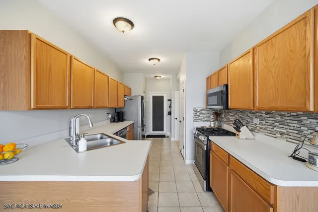 $289,900 | 6816 Zurich Court, Tinley Park, IL 60477