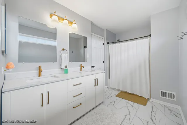 $289,900 | 6816 Zurich Court, Tinley Park, IL 60477