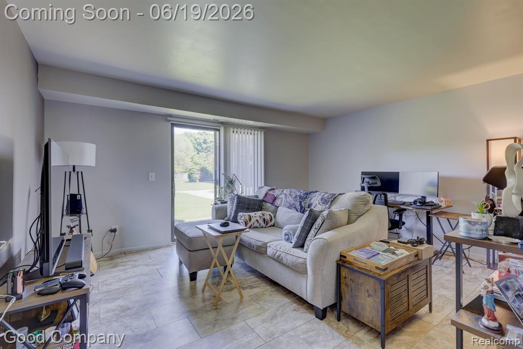 43244 Mound Road, Unit 2 Sterling Heights, MI 48314 - Photo 2 of 23