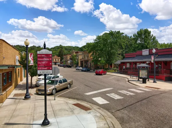 $412,535 | 1233 Edge Circle, Jordan, MN 55352