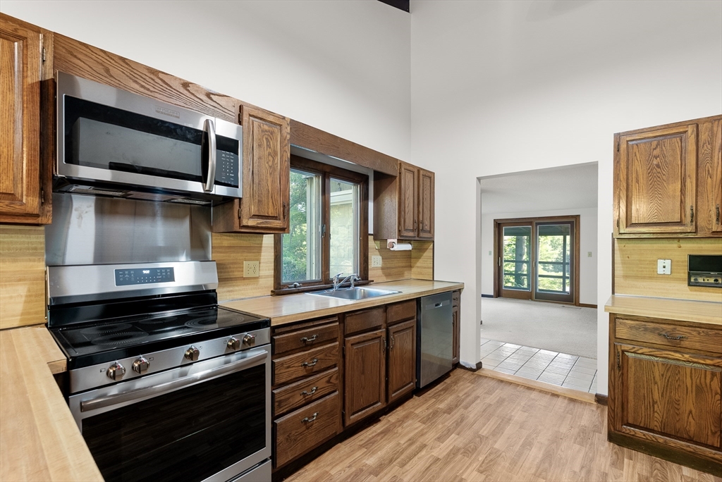 4 Tanglewood Road Manchester, MA 01944 - Photo 16 of 38 Gallery Image 16