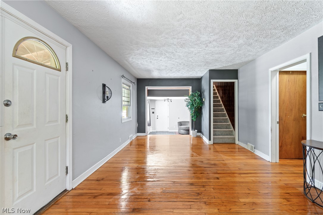 6541 Newton Falls Road Ravenna, OH 44266 - Photo 4 of 31