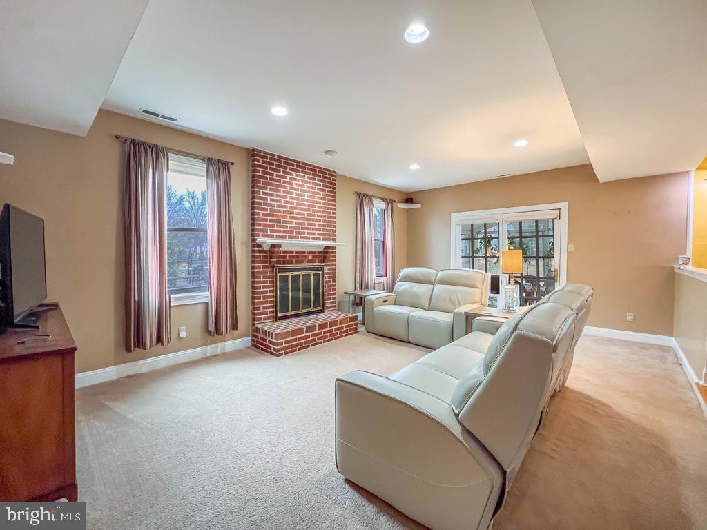 232 Aspen Road Yardley, PA 19067 - Photo 15 of 45 Family Room