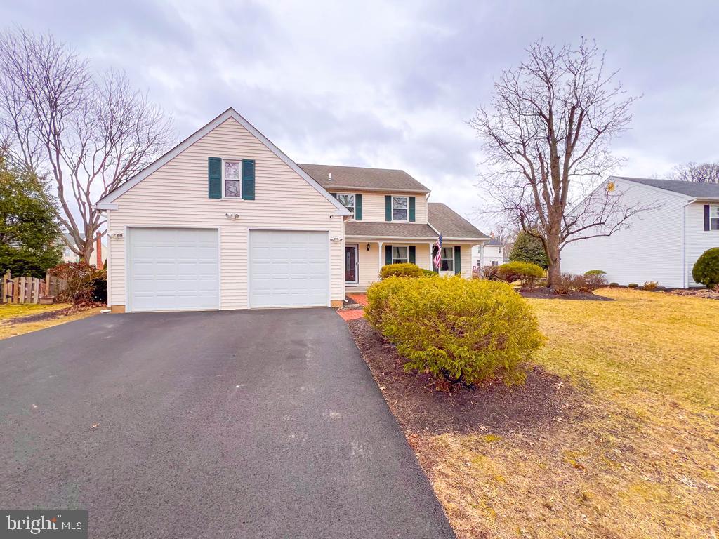 232 Aspen Road Yardley, PA 19067 - Photo 2 of 45 Ample parking