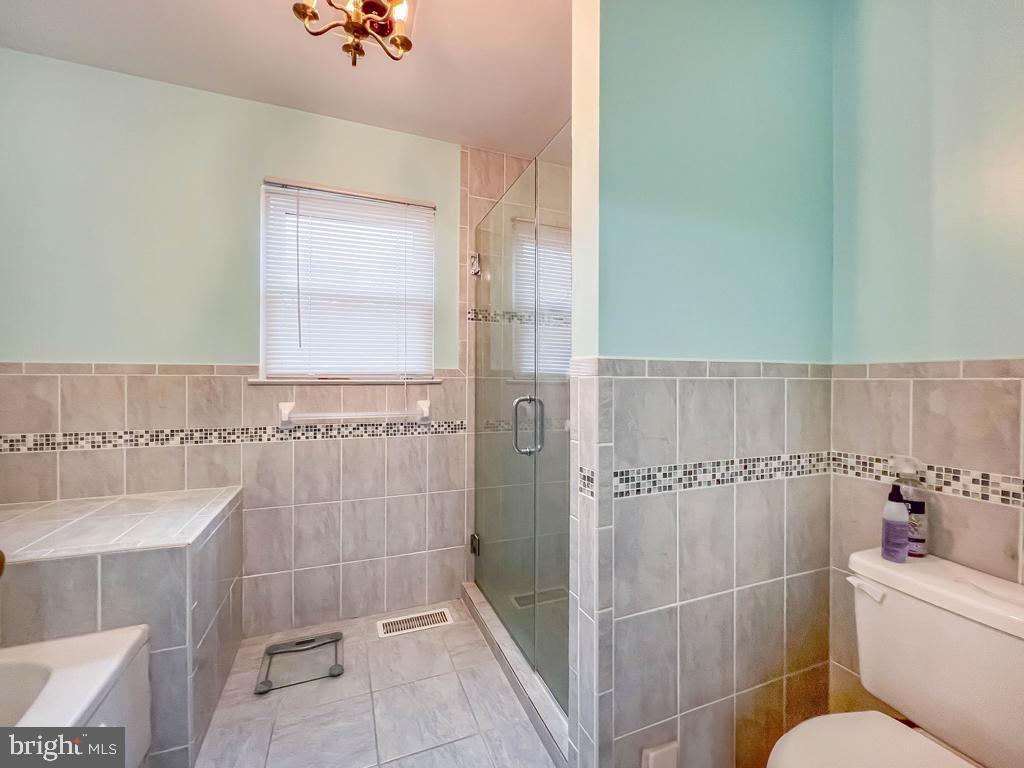 232 Aspen Road Yardley, PA 19067 - Photo 26 of 45 Primary Bath
