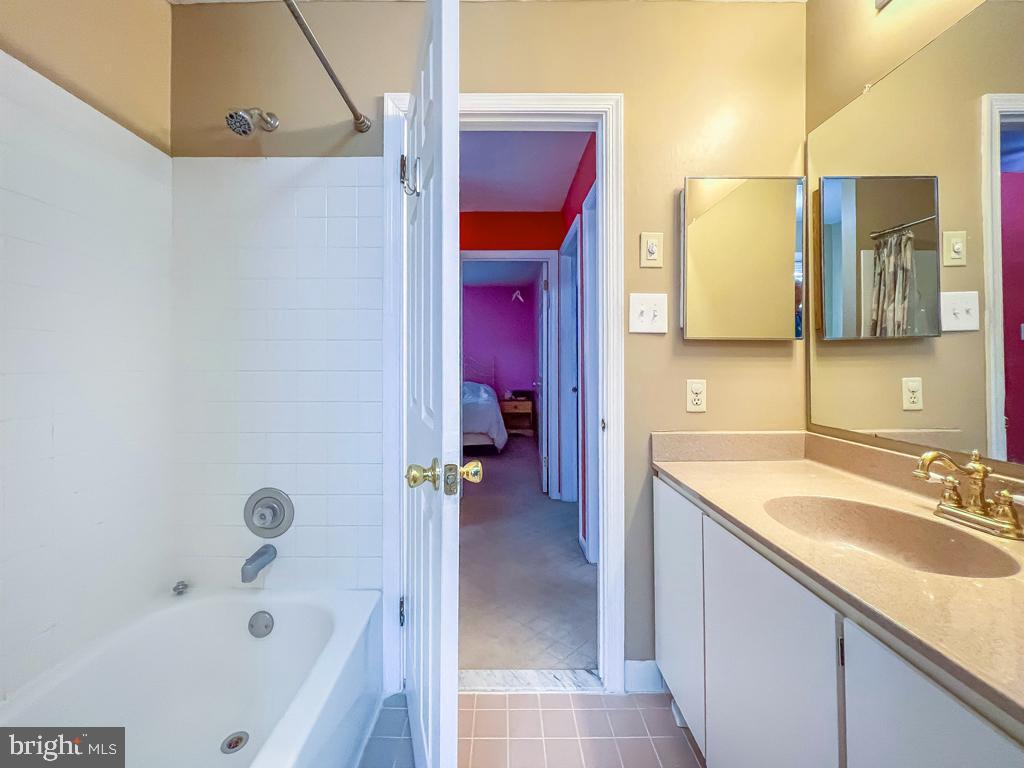 232 Aspen Road Yardley, PA 19067 - Photo 32 of 45 Hall Bath