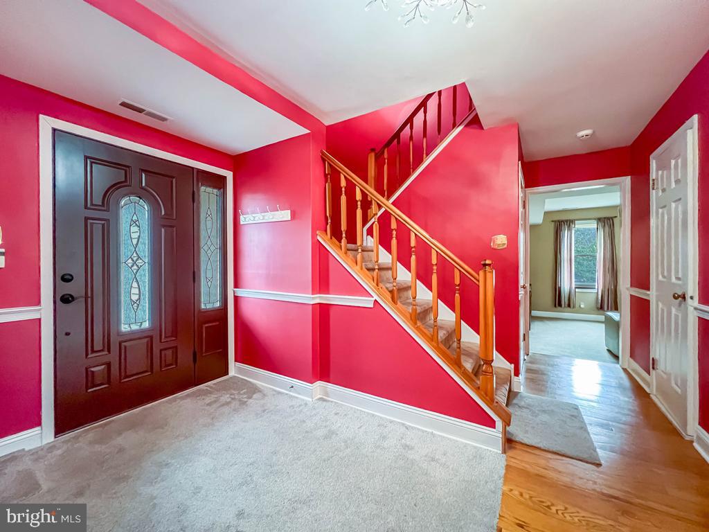 232 Aspen Road Yardley, PA 19067 - Photo 4 of 45 Foyer