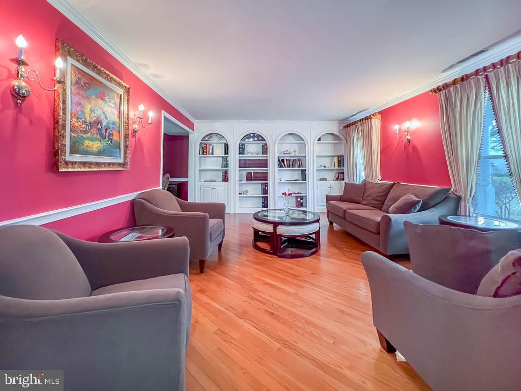 232 Aspen Road Yardley, PA 19067 - Photo 5 of 45 Living Room