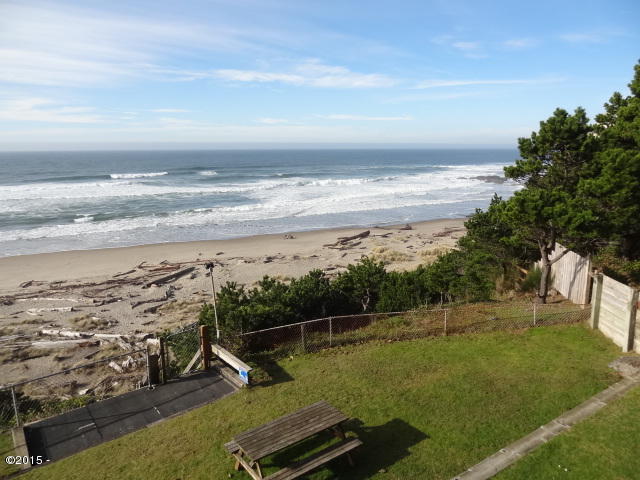 4229 Southwest Us-101 Lincoln City, OR 97367 - Photo 1 of 9 End unit in Ocean Terrace