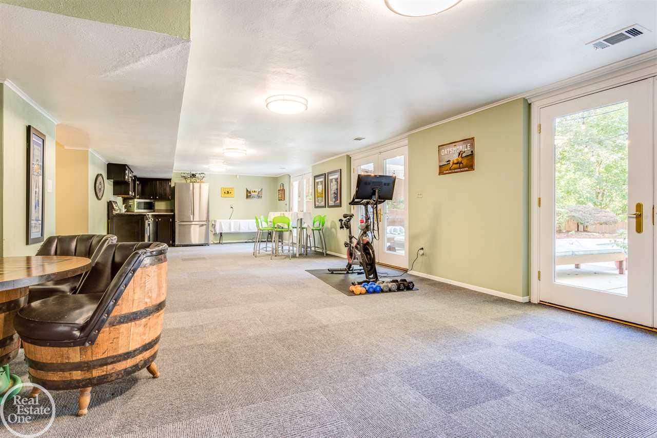 2915 Riverside Drive Port Huron, MI 48060 - Photo 83 of 92 50043826-82.JPG